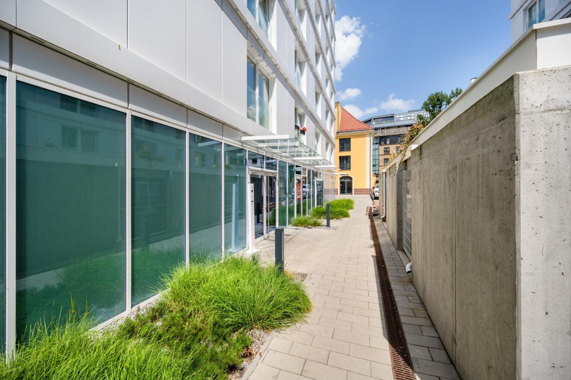 Elegant Apartment With Balcony By The Oder River In Wroclaw By Renters Prestige Exterior photo